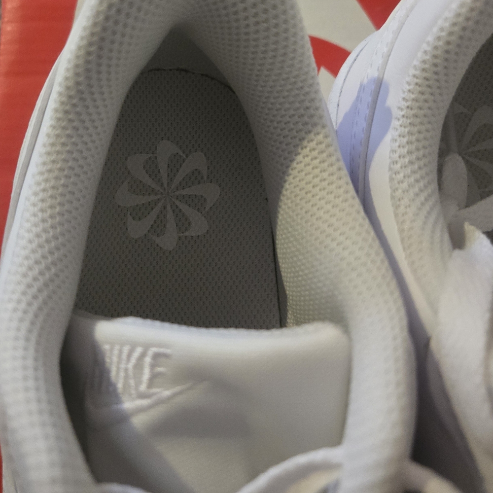 Nike Womens Size 6.5. New In Box. No Callouts. - Picture 8 of 8